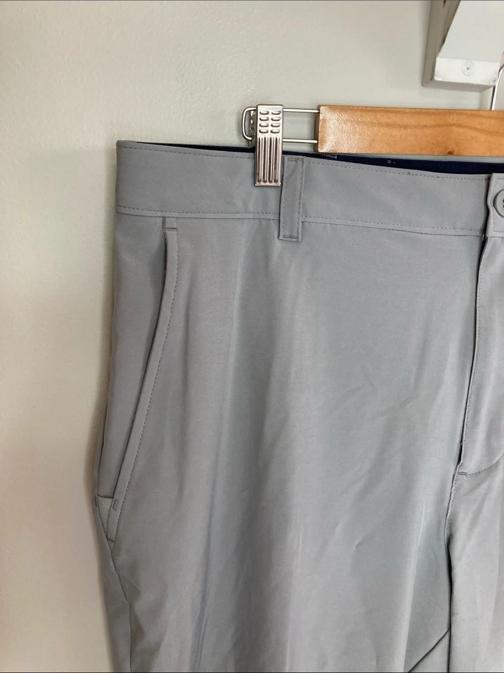 IZOD Golf 38x30 Men's Classic Light Gray Dress Pants Tailored Comfort